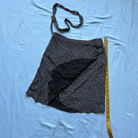 NWT - Madewell Micro Daisy Wrap Miniskirt - size 2 - Picture 4 of 8